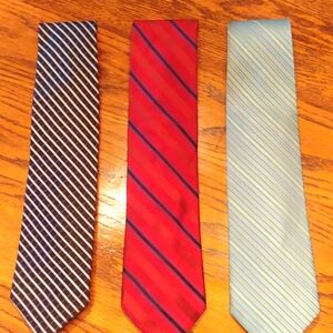 Set of three ties